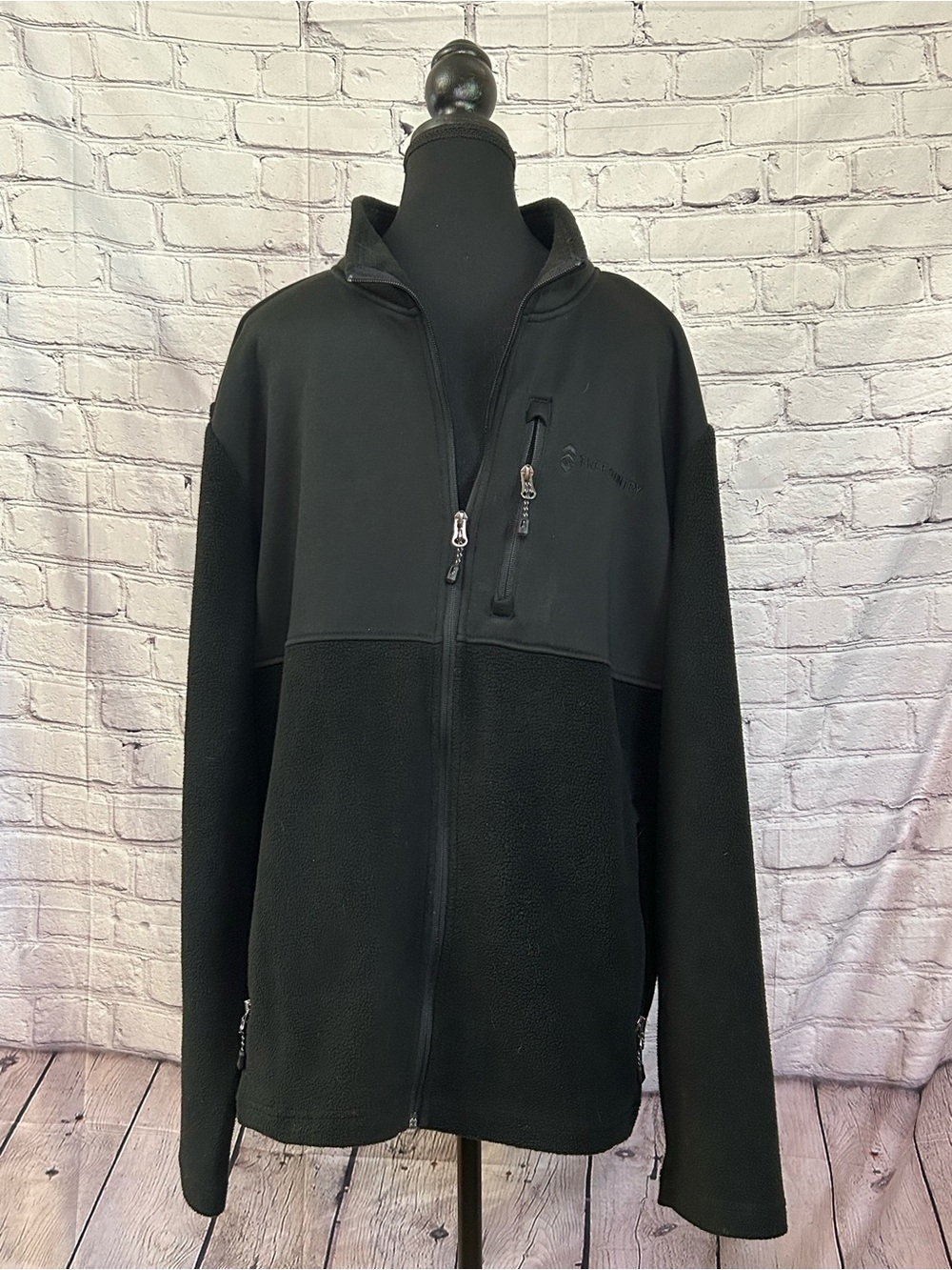 Free Country Men's Black Zip-Up Fleece Jacket